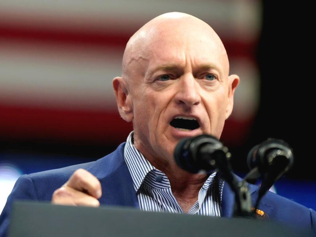 머스크가 ‘반역자’라 저격한 美의원 "이력서 살펴보니"…'깜짝' 5 mark kelly elon musk conflict (5)