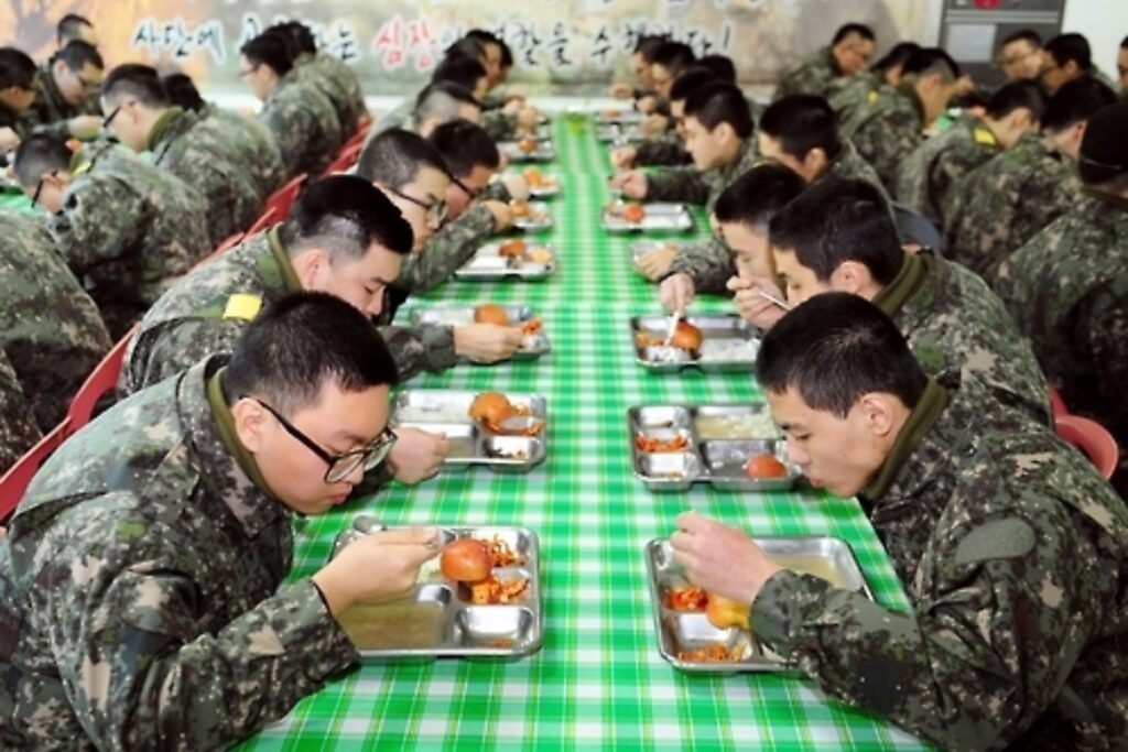 "라떼는 상상도 못했는데"…'확 달라진' 대한민국 군대, 4050들 '깜짝' 놀란 이유가 3 군대
