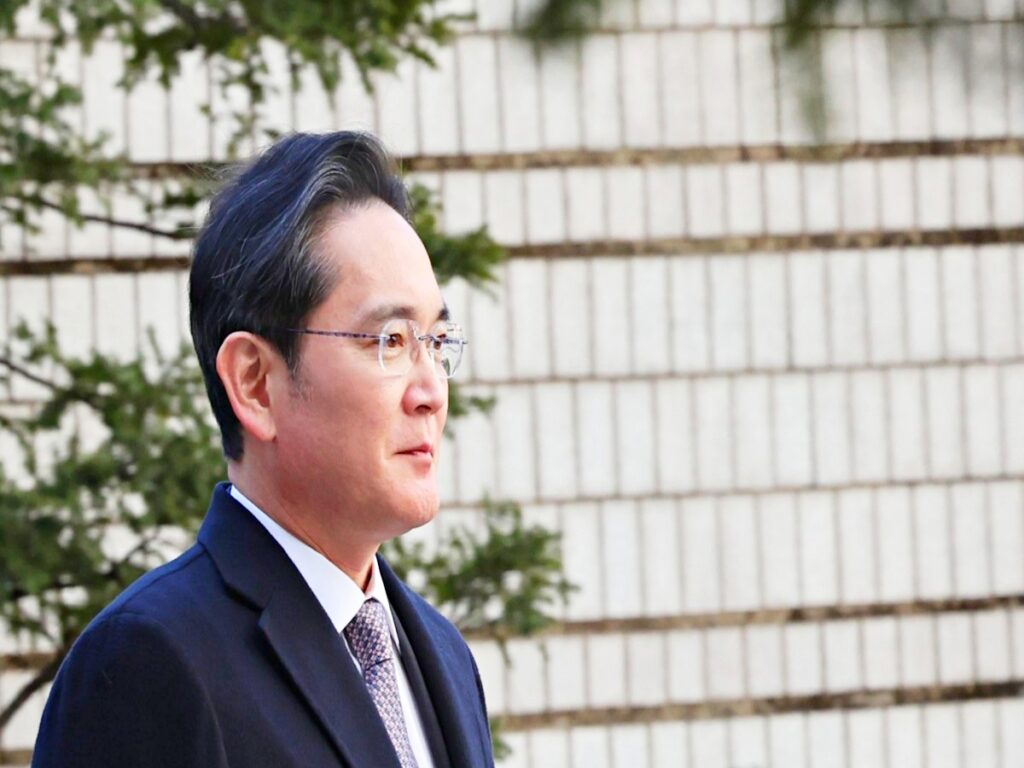 '흔들리던' 삼성전자 "회장님까지 나섰다"...대체 무슨 일? 2 삼성전자