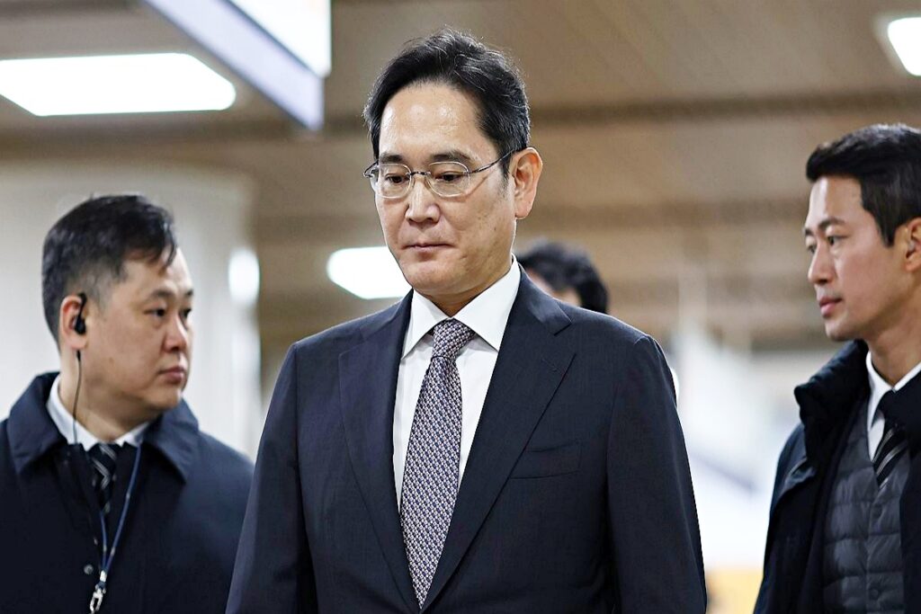 계속해서 휘청거리더니 "드디어 결단 내렸다"…삼성, 파격적 움직임에 '들썩' 2 삼성전자