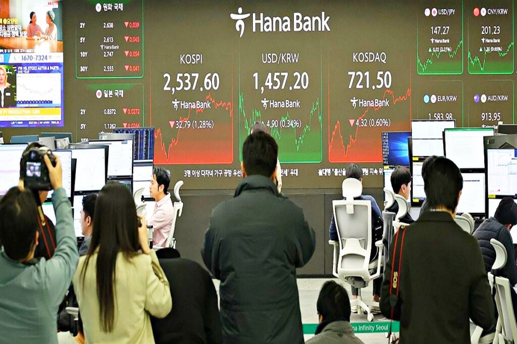 4년 만에 마주한 위기에 "비장의 카드 꺼냈다"…정부의 강력한 '한 수' 4 환율