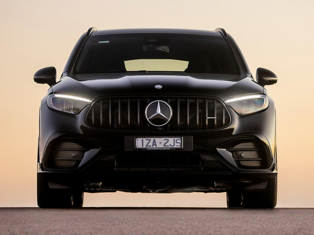 1400만 원 싸졌는데 "성능은 그대로"…BMW와는 확연히 다른 車, 뭐길래? 4 AMG GLC43 Edition R unveiled (4)