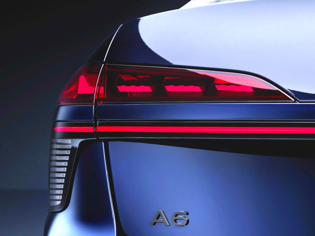 BMW·벤츠에 밀리더니 "이제 반격이다"…비장의 카드 준비한 '아우디' 2 Audi New A6 teaser image released (2)