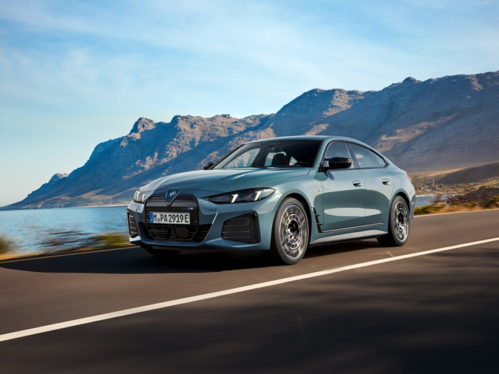 해외서 극찬 받더니 "드디어 한국 땅 밟았다"…고성능 전기차, 이건 반칙인데? 2 BMW Launches New i4 M50 xDrive (2)