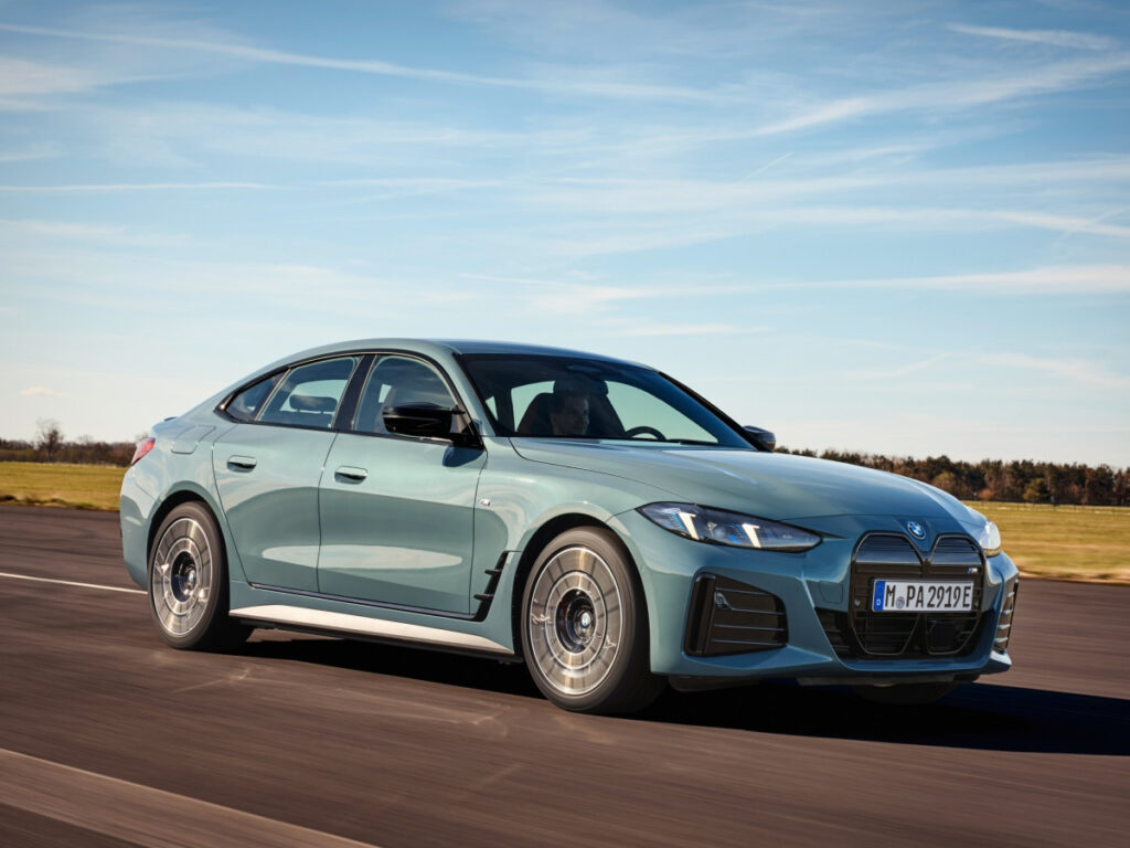 해외서 극찬 받더니 "드디어 한국 땅 밟았다"…고성능 전기차, 이건 반칙인데? 3 BMW Launches New i4 M50 xDrive (3)