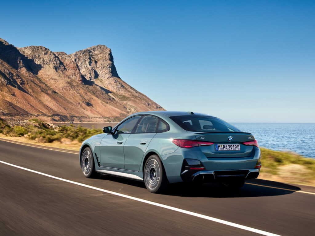 해외서 극찬 받더니 "드디어 한국 땅 밟았다"…고성능 전기차, 이건 반칙인데? 5 BMW Launches New i4 M50 xDrive (5)