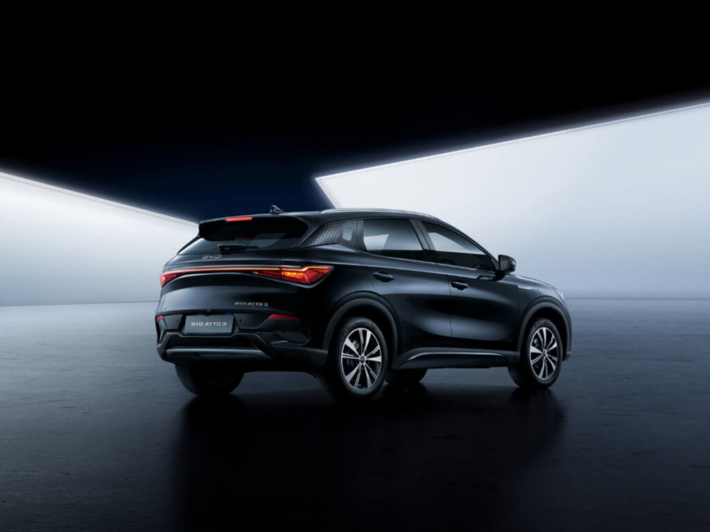 "두 눈을 비볐어요"...마침내 한국 도로 출몰한 2천만 원 대 SUV 6 BYD Atto3 customer deliveries begin (6)