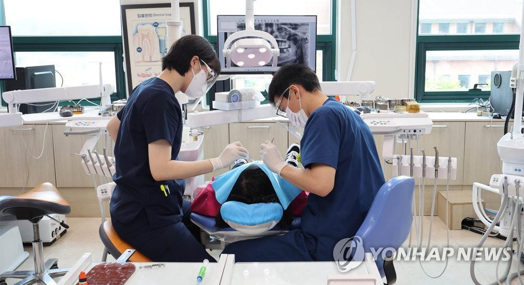 "비싼 임플란트 엄두 못 냈는데"… 영국서 나온 '깜짝' 발표에 전 세계 '주목' 5 임플란트