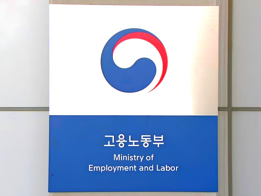 제조업 강국인데 "공장이 안 돌아간다?"...정부 '특단 대책'에 사장님들 '웃음꽃' 1 외국인 노동자 고용
