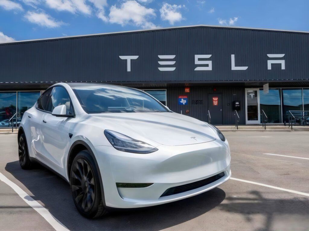 목 빠지게 기다렸는데 "또 연기?"…모델 Y 기다렸던 소비자들 '울상' 2 Entry-level Model Y launch delayed (2)