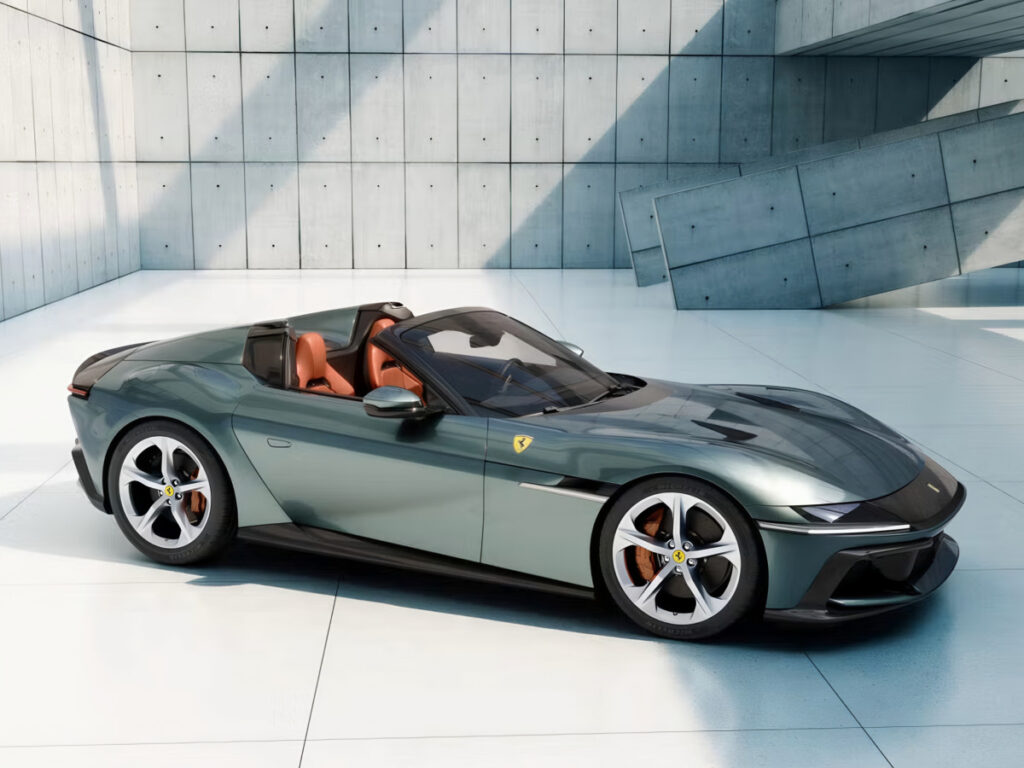 이탈리아서 만든 전설적인 車 "전 세계를 휩쓸었다"…'극찬' 받은 이유보니 3 Ferrari 12Cilindri Design Award (3)