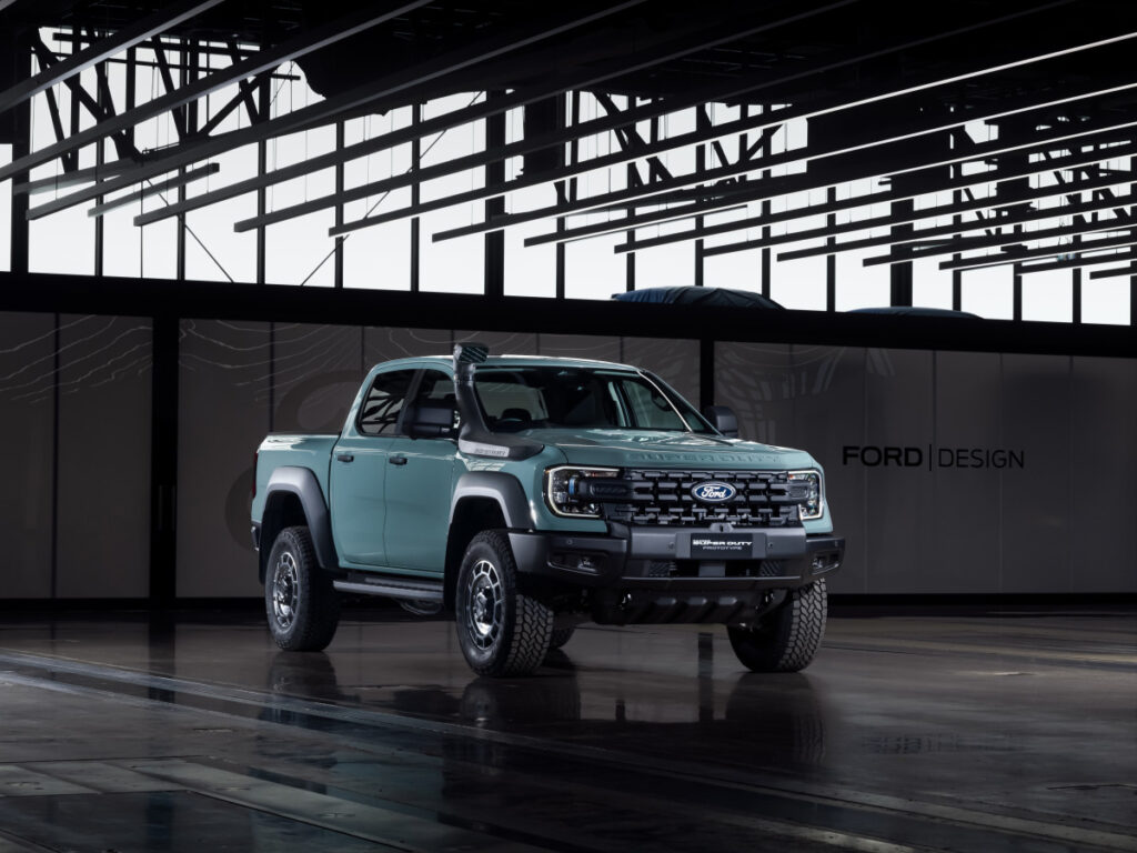 타스만 비교 불가 "진정한 원조 픽업트럭 나온다"…한 번 주유로 1000km는 '거뜬' 2 Ford Ranger Super Duty Unveiled (2)