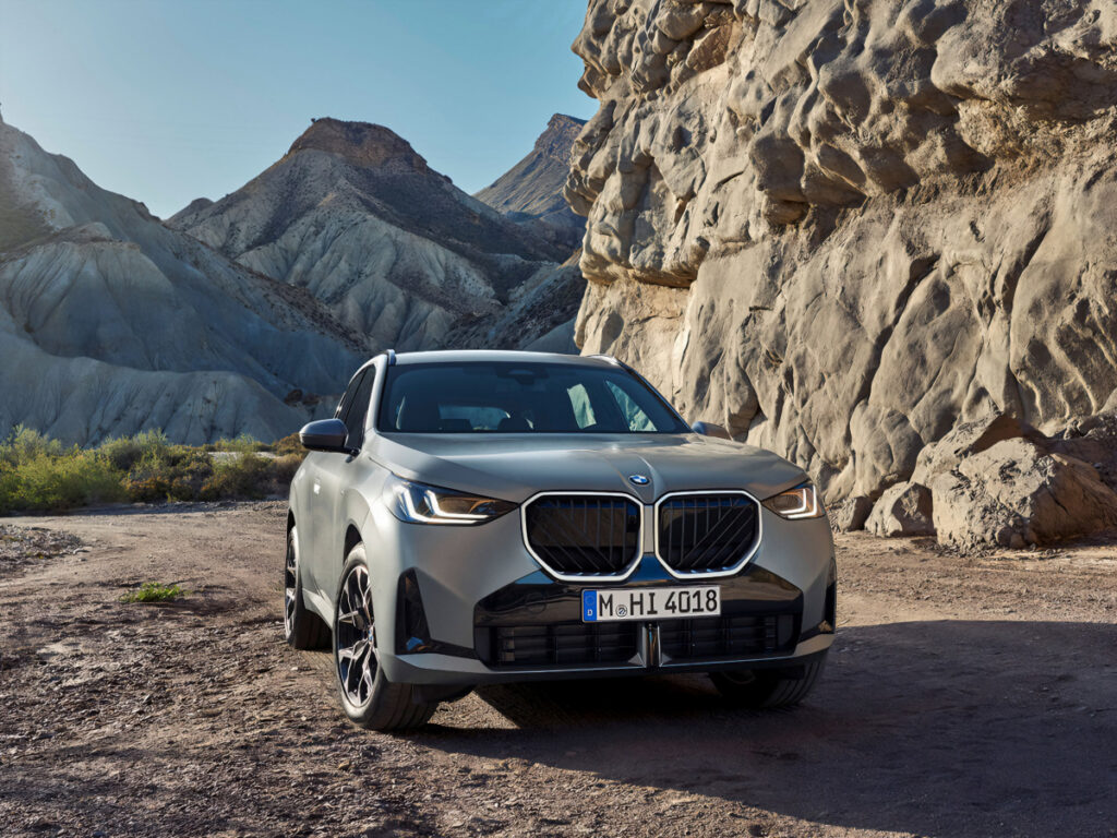 "이러니 사람들이 BMW만 타려고 하지" …전 세계 350만 대 팔린 '이 모델', 드디어 한국 상륙 4 Get coins to buy a new BMW (3)