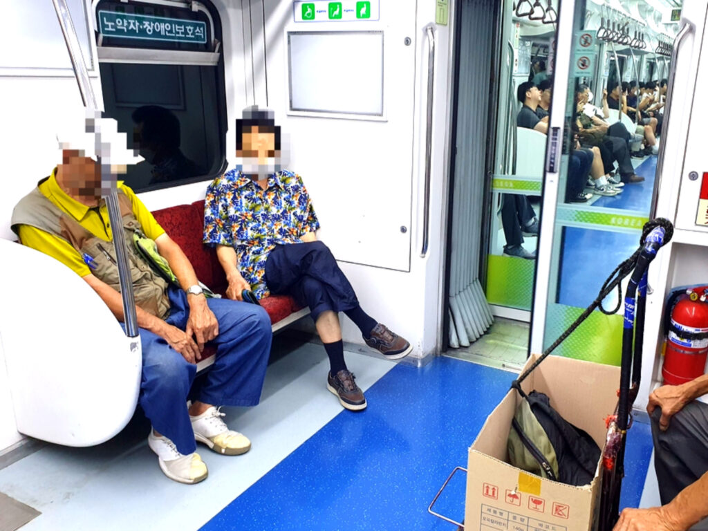 “올해는 더 각오해야”, "고령층은 ‘초고위험’?"…이젠 생명까지 위협한다는 ‘이것’ 1 폭염 노인 위험 적신호
