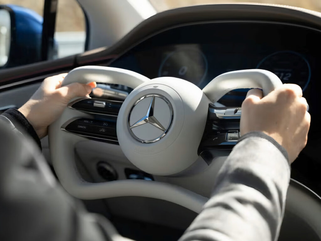벤츠 결국 공개하자 전 세계가 '떠들썩'…틀에 박힌 시스템 확 바꾼다 2 Introducing the Benz Yoke Handle (2)