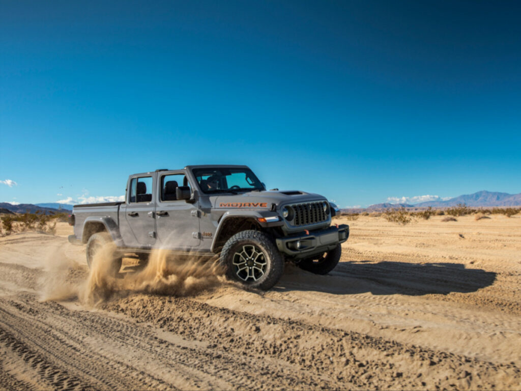 타스만도 압도할 웅장함 "확 달라졌다"...국내 상륙한 전설적 픽업트럭, 가격이 무려 4 Jeep New Gladiator Released (4)