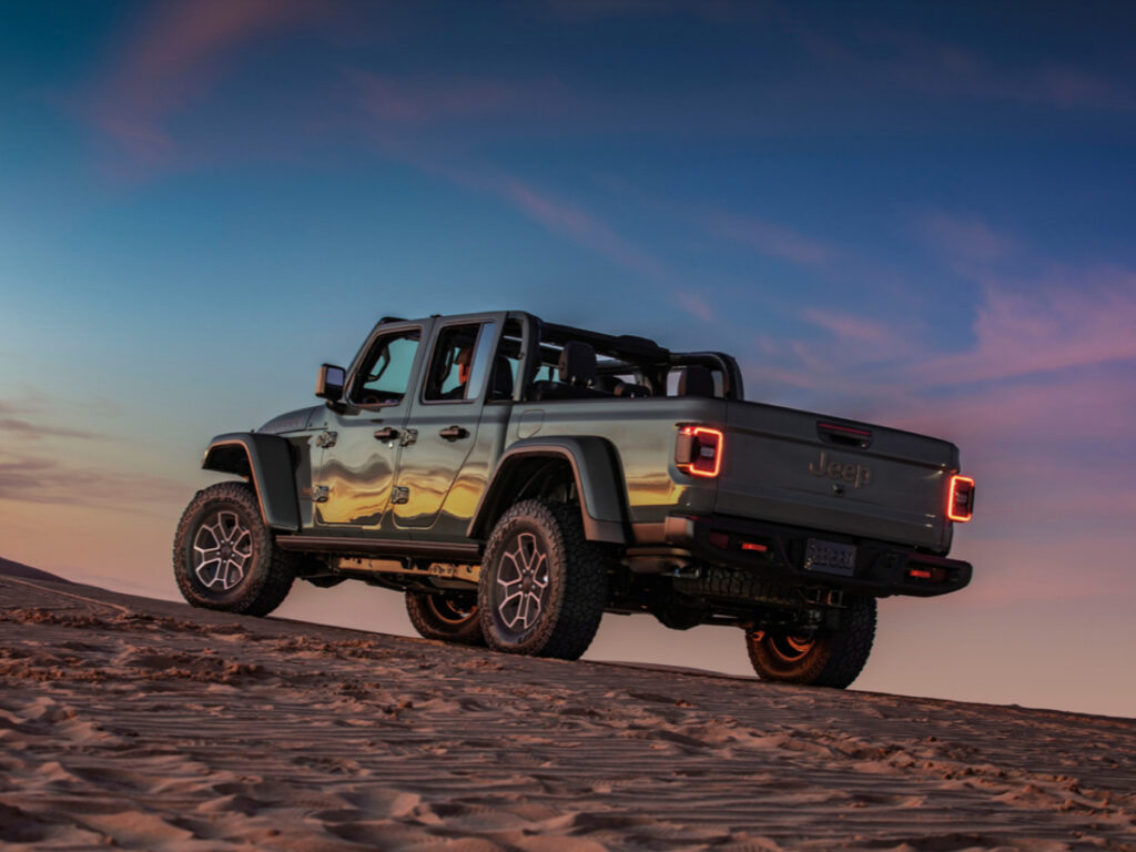 타스만도 압도할 웅장함 "확 달라졌다"...국내 상륙한 전설적 픽업트럭, 가격이 무려 8 Jeep New Gladiator Released (8)