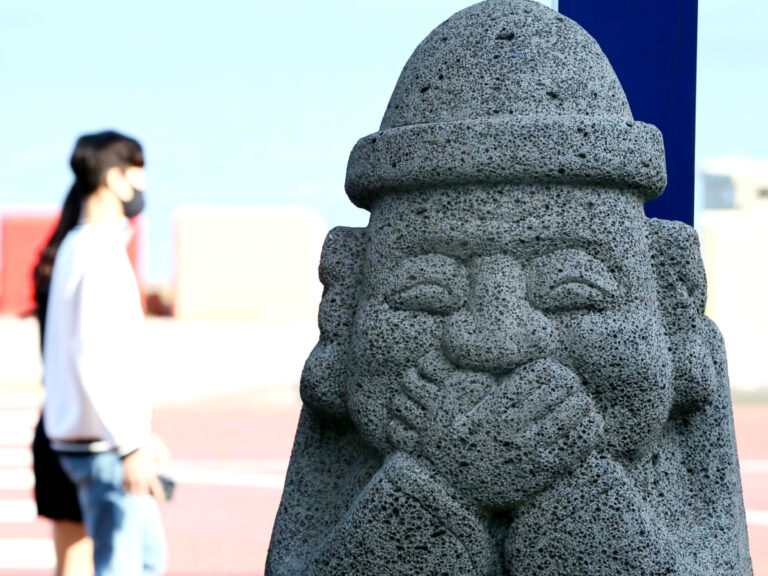 제주 여권 발급비 지원