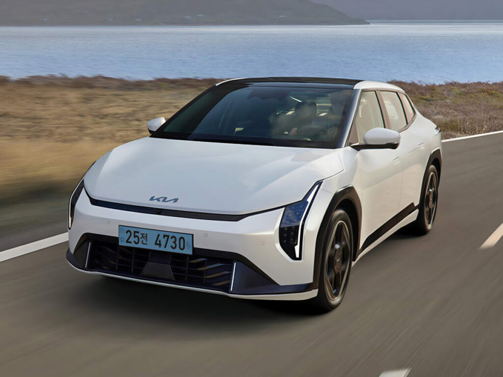 보조금 없이도 4천만 원대 초반"…첫 전기차로 이만한 차가 있을까? 3 Kia EV4 Tax Incentive Pricing (3)