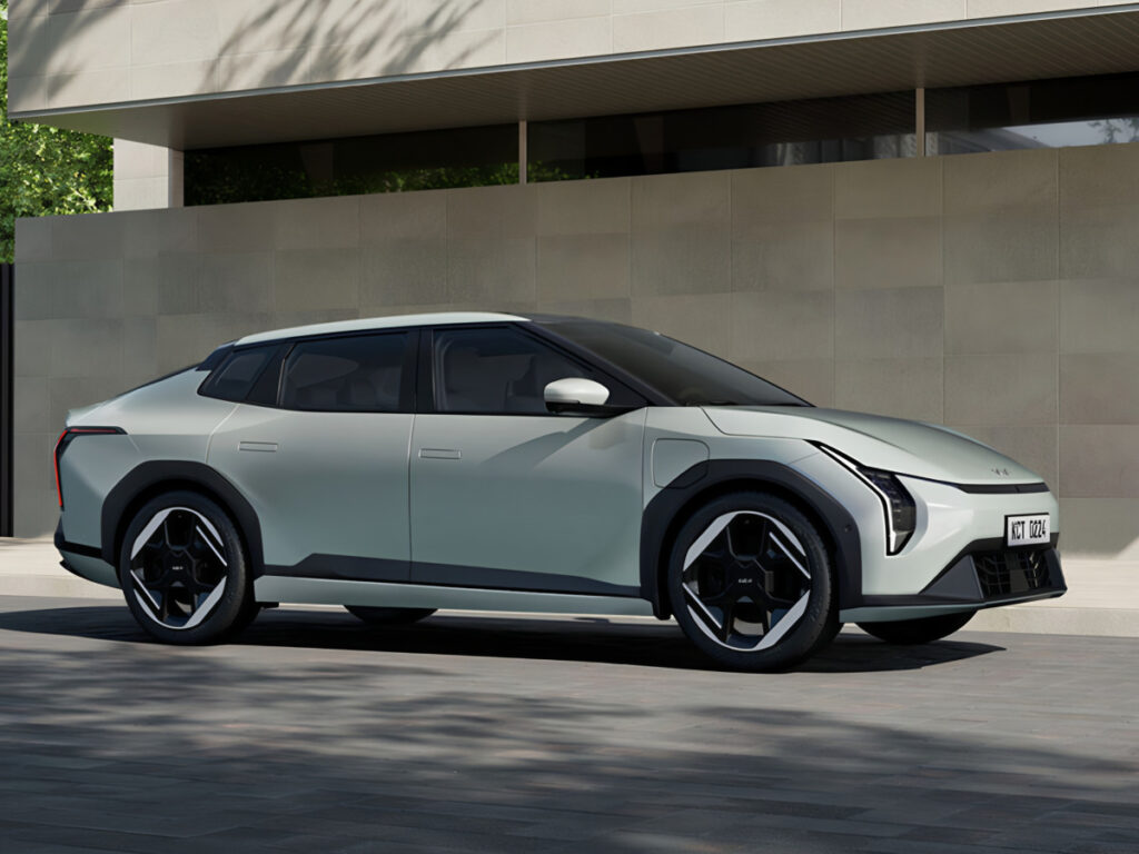 보조금 없이도 4천만 원대 초반"…첫 전기차로 이만한 차가 있을까? 6 Kia EV4 Tax Incentive Pricing (6)