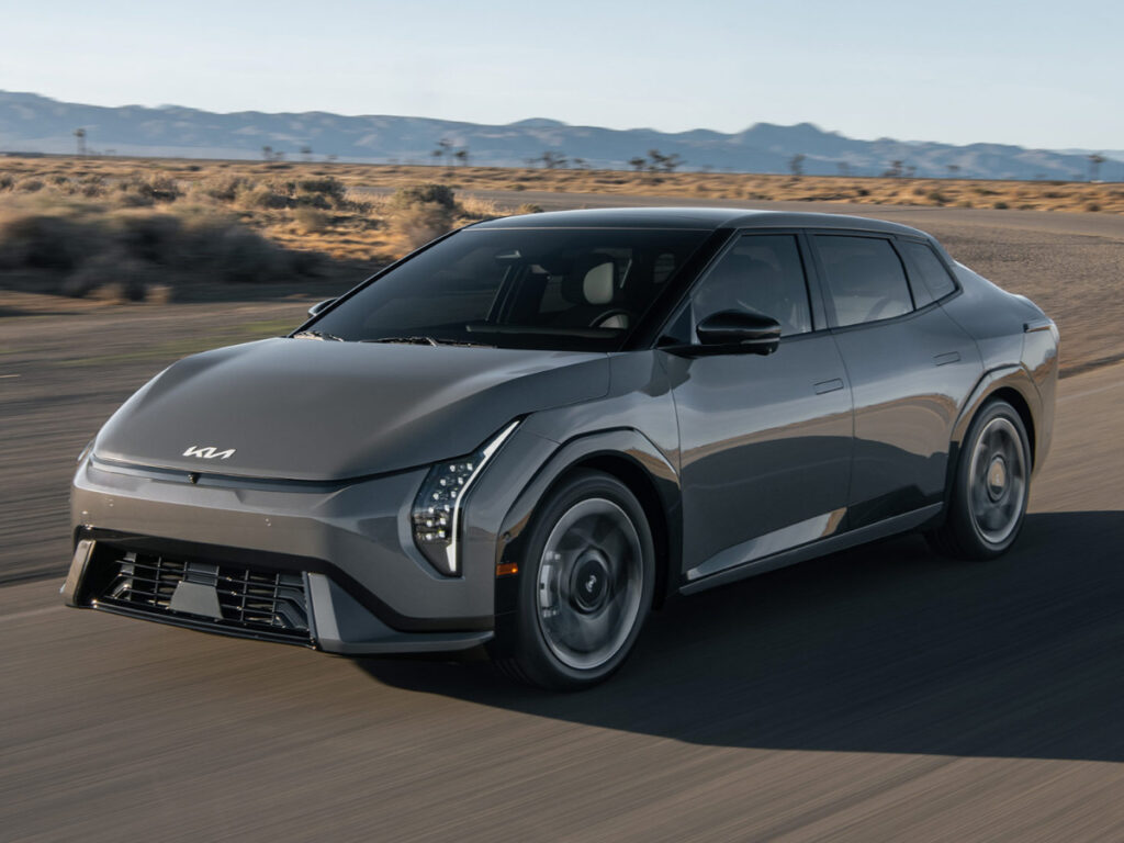 "모델3 겨냥한 국산 전기차 자존심"…본토에서 제대로 한 판 붙는다 3 Kia EV4 US market unveiling (3)