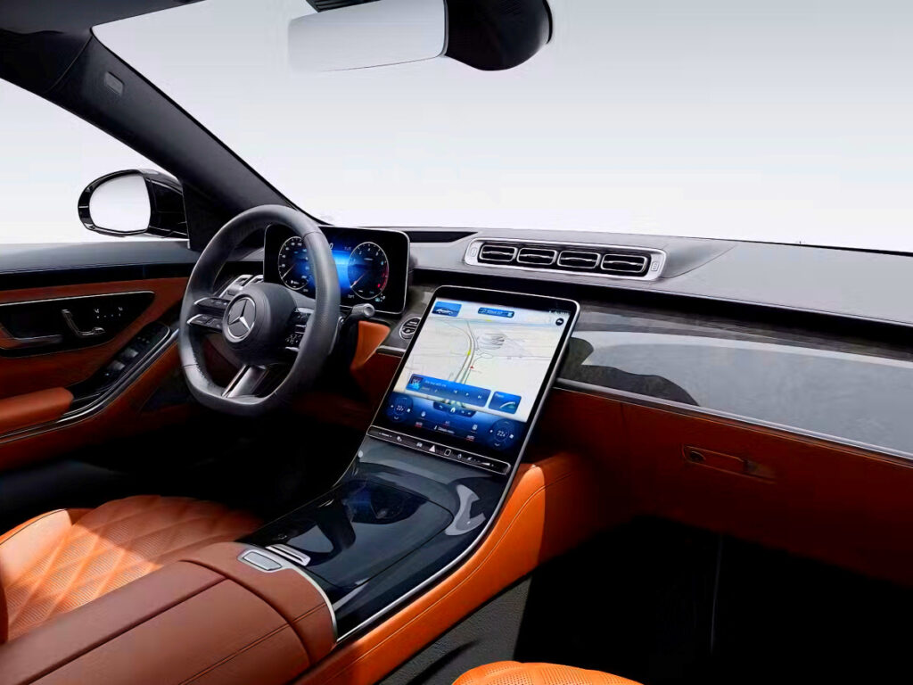 "역시 BMW와는 다르다"...신형 벤츠 S클래스, '이것' 적용 소식에 회장님들 '시선 집중' 1 Mercedes-Benz 2026 S-Class unveiled