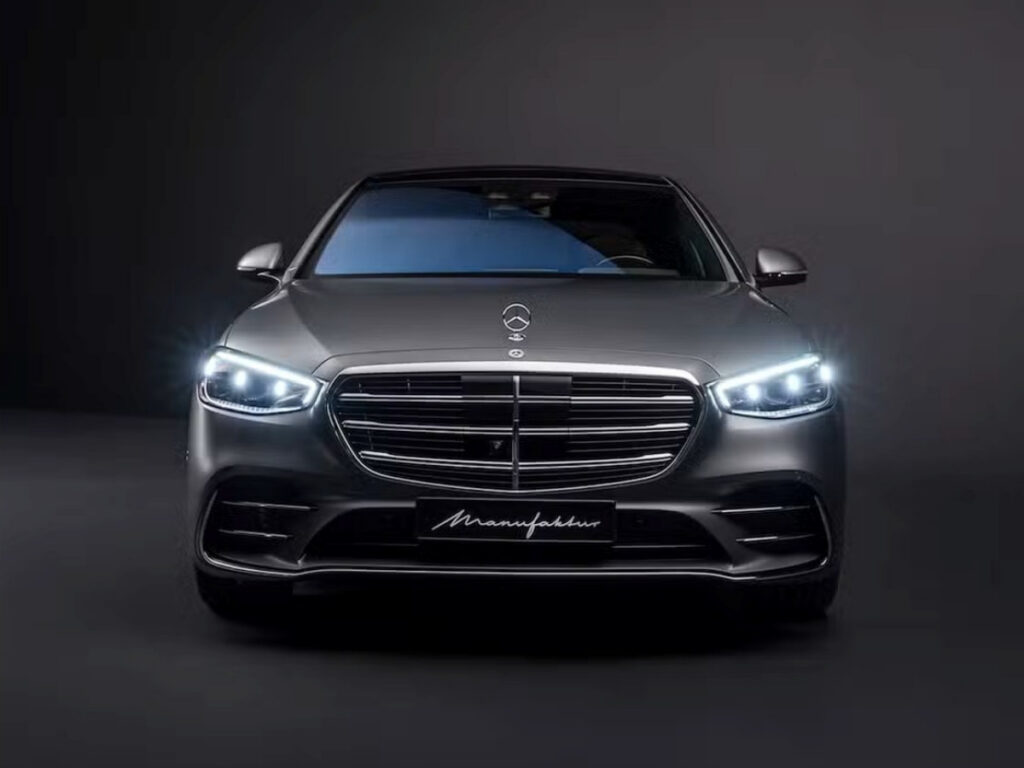 "역시 BMW와는 다르다"...신형 벤츠 S클래스, '이것' 적용 소식에 회장님들 '시선 집중' 2 Mercedes-Benz 2026 S-Class unveiled (2)