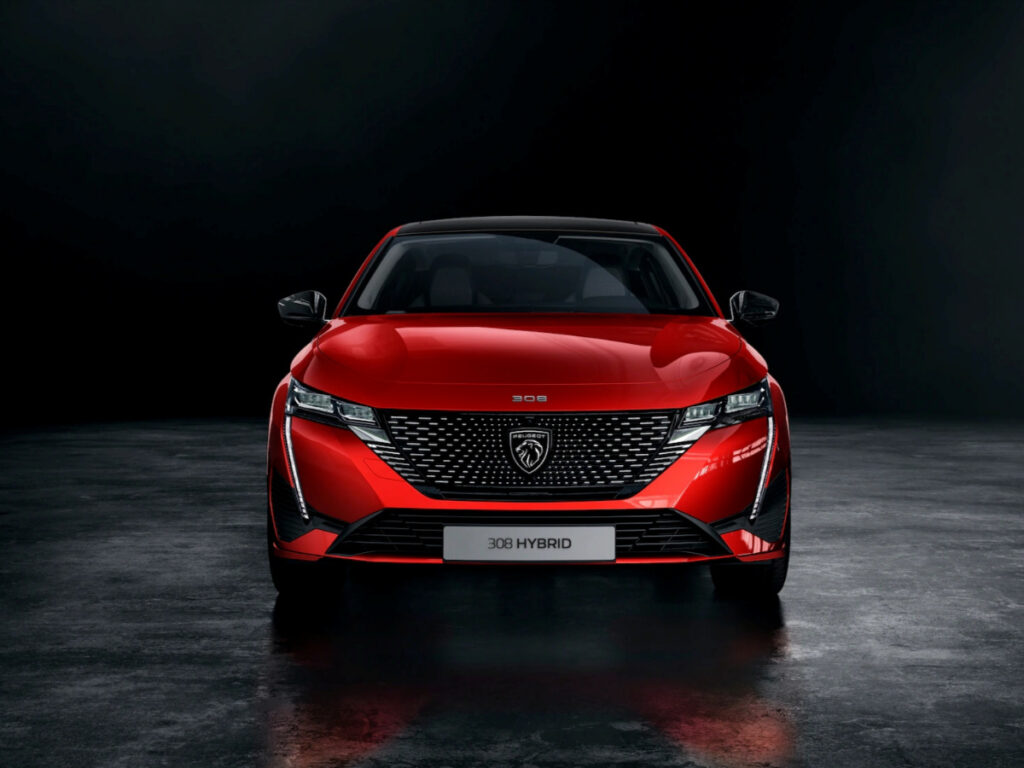 기름값 걱정 끝 "전기로만 50% 달린다"…한국 땅 밟는 3천만 원대 '수입차' 4 Peugeot 308 Smart Hybrid unveiled (4)