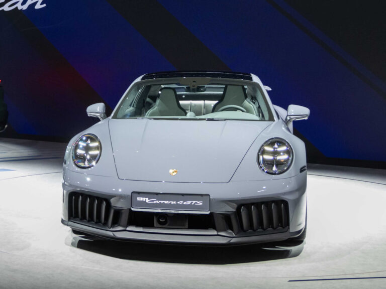 Porsche unveils new 911 Carrera GTS