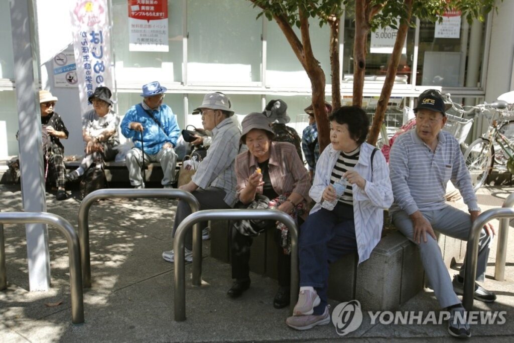 노인 빈곤 해결책? “일본은 다르다던데”…놀라운 한국은행 보고서, 노년층들 ‘이목집중’ 3 노인