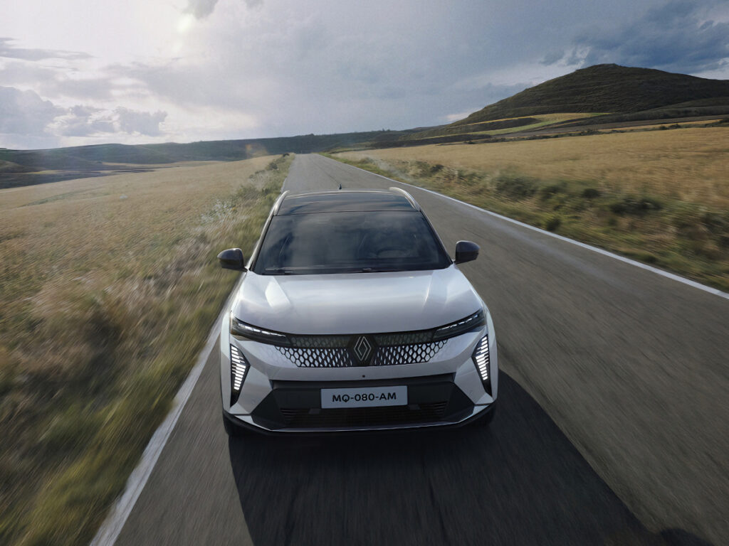 "그랑 콜레오스 너무 잘 팔렸나?"...또다시 엄청난 SUV 공개한 르노, 정체가? 2 Renault Scenic E-Tech 2026 Unveiled (2)