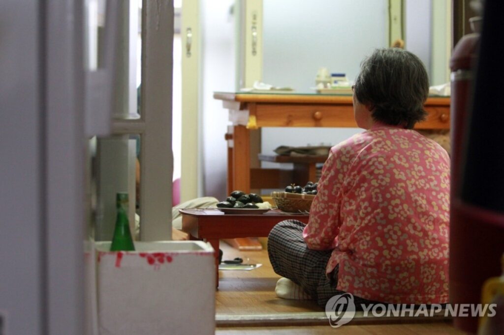 우려가 현실로 "전국적으로 퍼져나갔다"…노후 자금 넣었던 노년층 '날벼락' 무슨 일? 5 사기