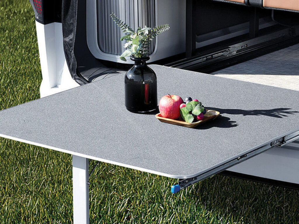 "움직이는 호텔이네"…하이브리드까지 탑재한 '캠핑카', 가격이 무려? 5 Staria Lounge Camper Hybrid Pricing (5)