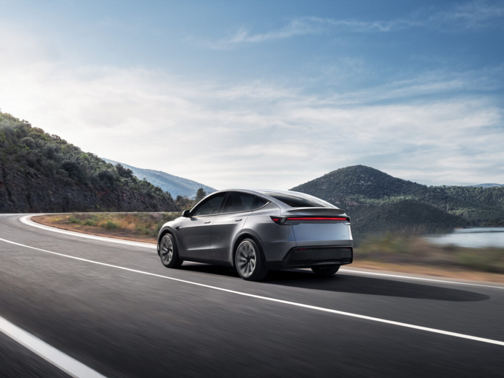 5천만 원대 가격에 "너도 나도 줄 선다"…드디어 한국 땅 밟은 생태계 교란종 6 Tesla Model Y Juniper Launch (6)