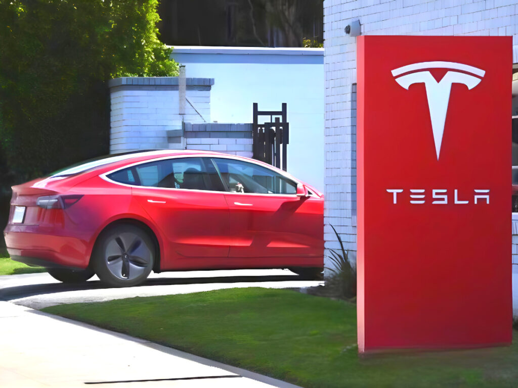1조 4천억 원 증발에도 여전히 '낙관적'…추락하는 테슬라에 투자자들 '회의적' 1 Tesla net income plummets