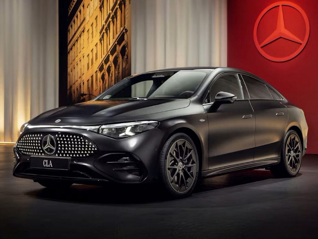 BMW가 침묵하는 사이 "벤츠가 일냈다"...반응 뜨거운 신차 공개 4 The New Mercedes-Benz CLA Unveile (4)