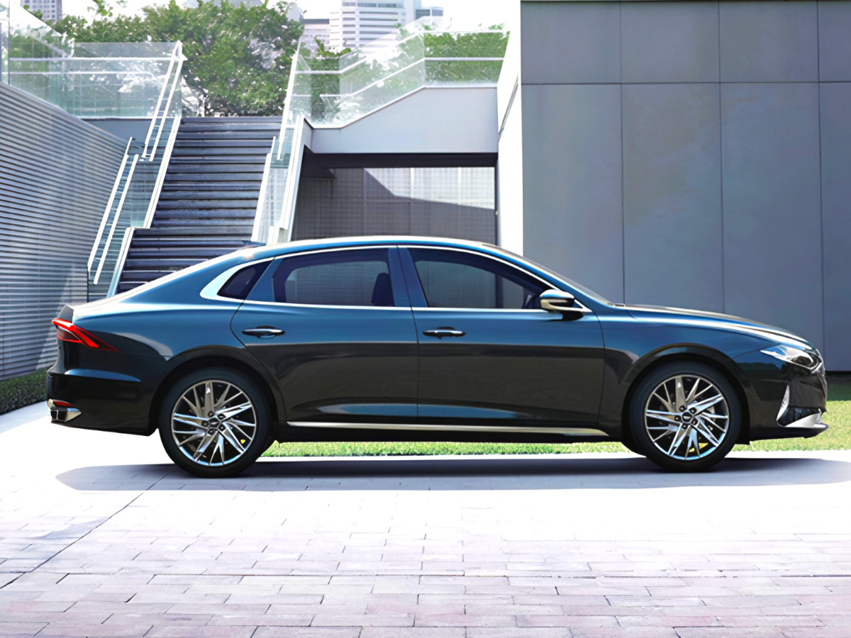 Used car midsize sedans are strong