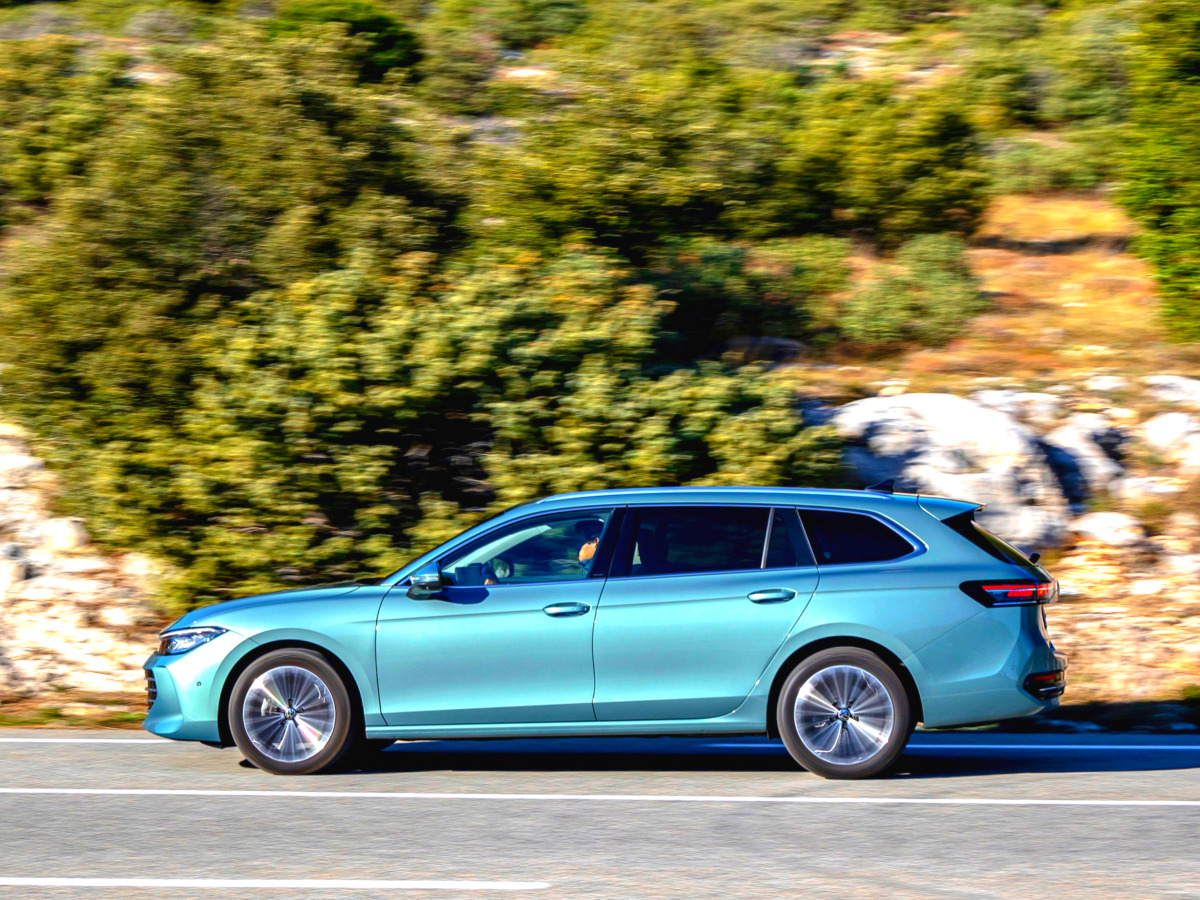 Volkswagen Passat eHybrid unveiled