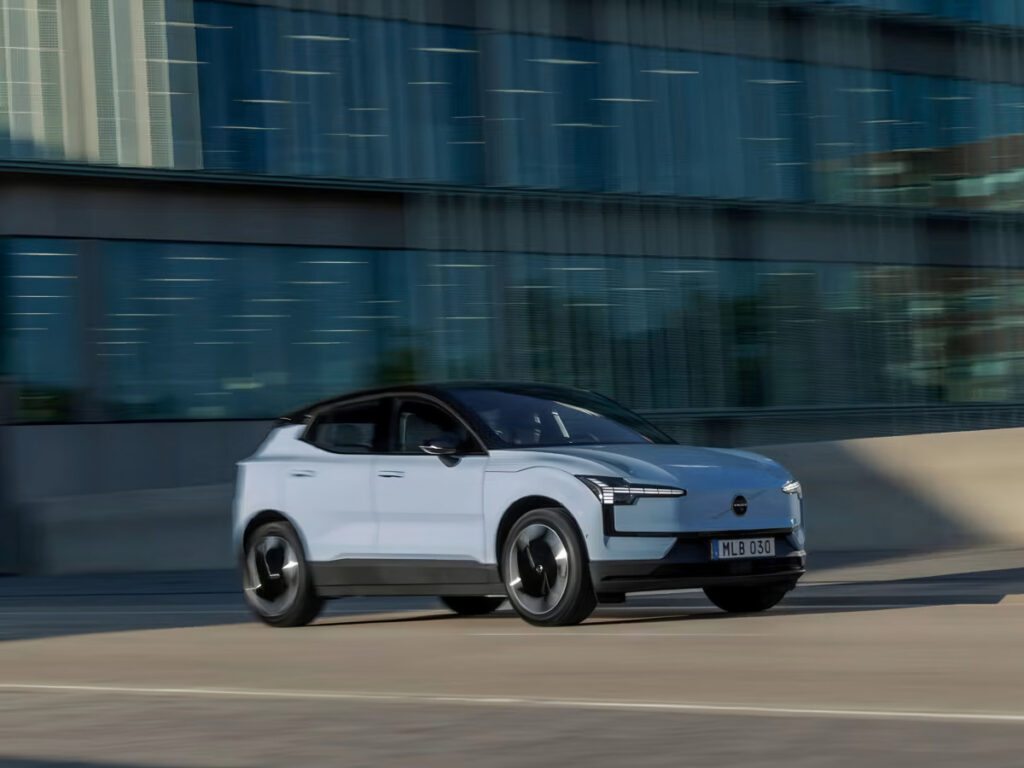 1500만 원 싸게 팔더니 "폭스바겐도 아우디도 제쳤다"…대체 뭐길래? 2 Volvo EX30 European brand EV (2)