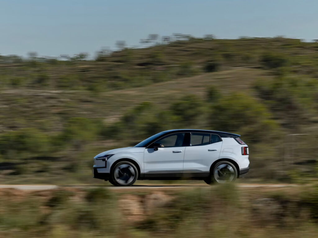 1500만 원 싸게 팔더니 "폭스바겐도 아우디도 제쳤다"…대체 뭐길래? 3 Volvo EX30 European brand EV (3)