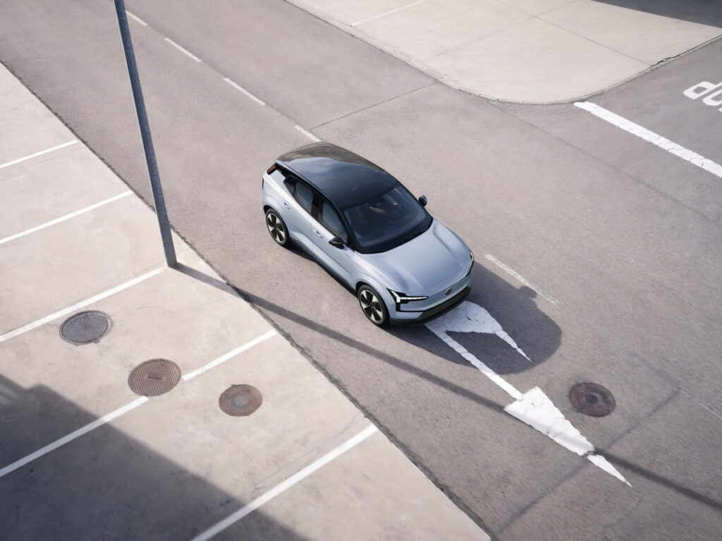 1500만 원 싸게 팔더니 "폭스바겐도 아우디도 제쳤다"…대체 뭐길래? 4 Volvo EX30 European brand EV (4)