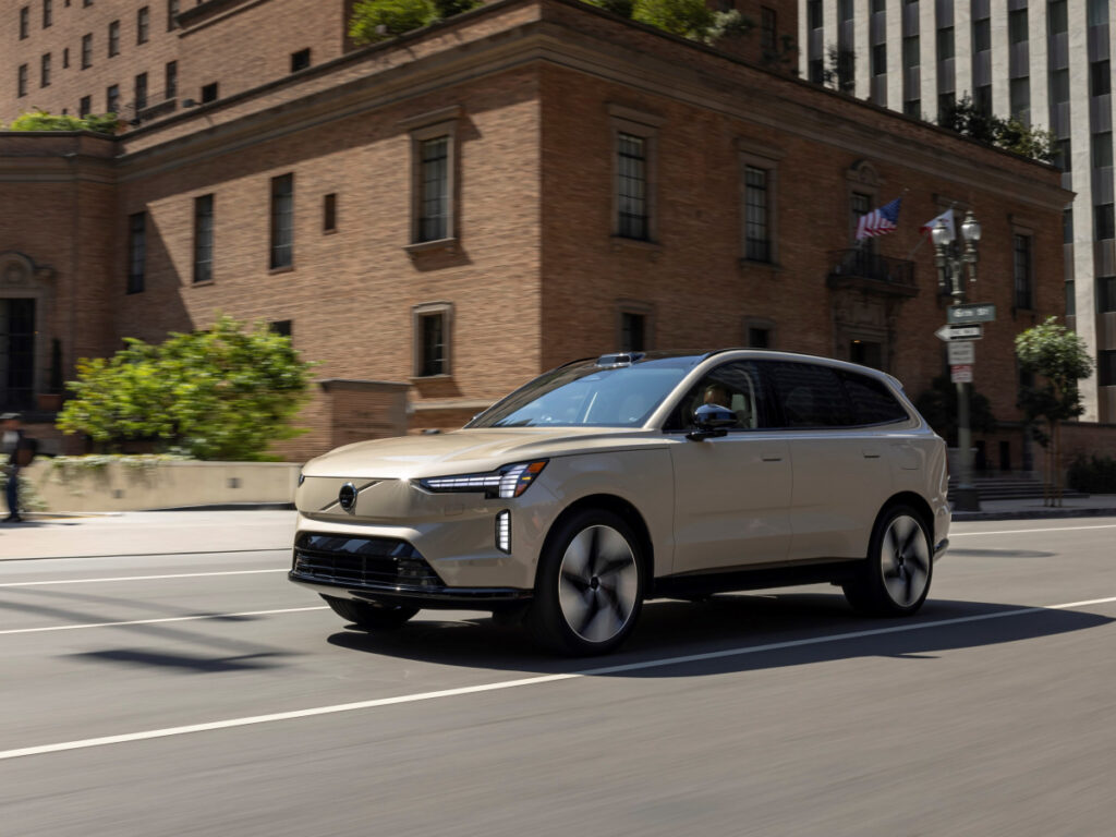 잘 만든다 했더니 "포르쉐마저 제쳤다"…믿기 힘든 상황에 '이럴 수가' 6 Volvo EX90 2025 World Car Awards (6)