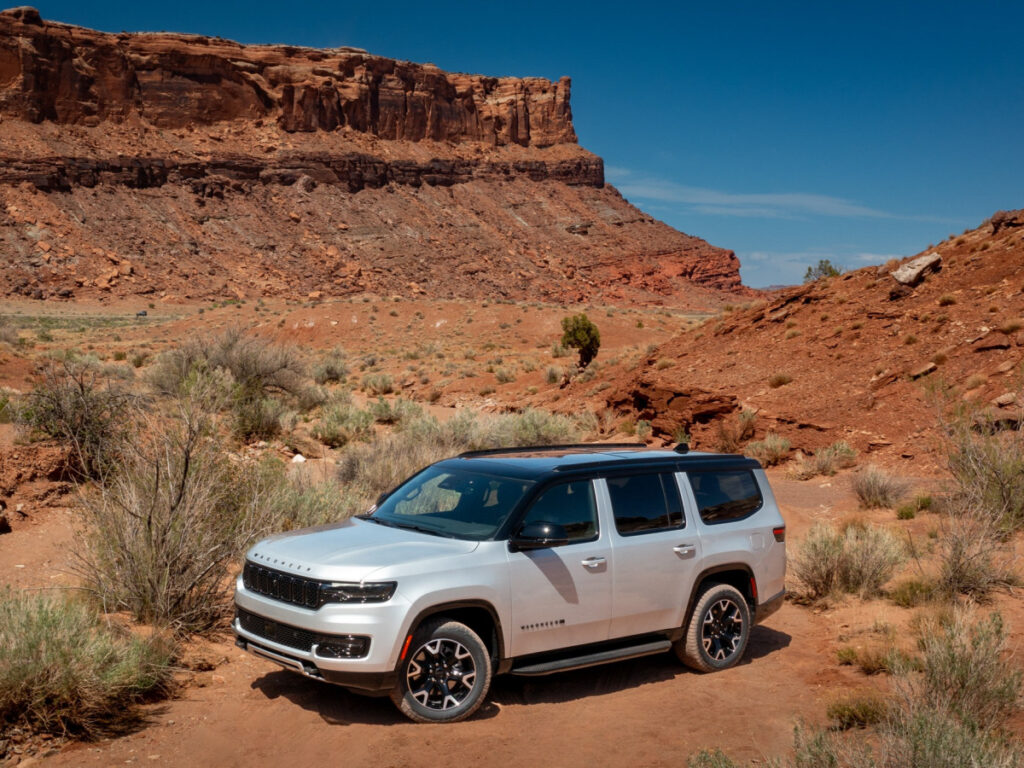 "팰리세이드도 GV80도 못 따라와"…압도적 성능 갖춘 신형 SUV, 소비자들 관심 '고조' 5 Wagoneer Overland Special Edition (5)