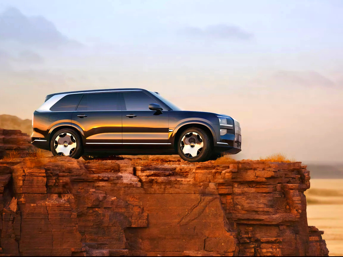 Zeekr luxury SUV 9X unveiled