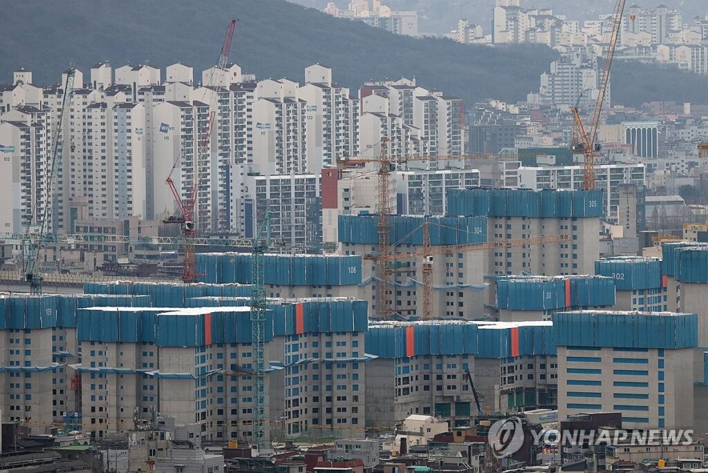 입주는 끝났는데…"10년간 월급 500씩 ‘따박따박’" 수천억이 줄줄 새나갔다? 3 아파트 재개발 조합