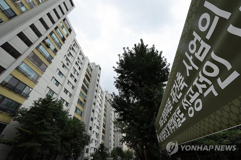 입주는 끝났는데…"10년간 월급 500씩 ‘따박따박’" 수천억이 줄줄 새나갔다? 2 아파트 재개발 조합