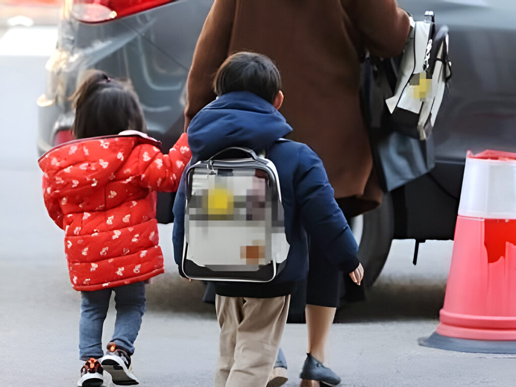 애들 어릴 때 외면했는데 "땅을 치고 후회해요"…눈물 짓는 5060, 왜? 1 육아