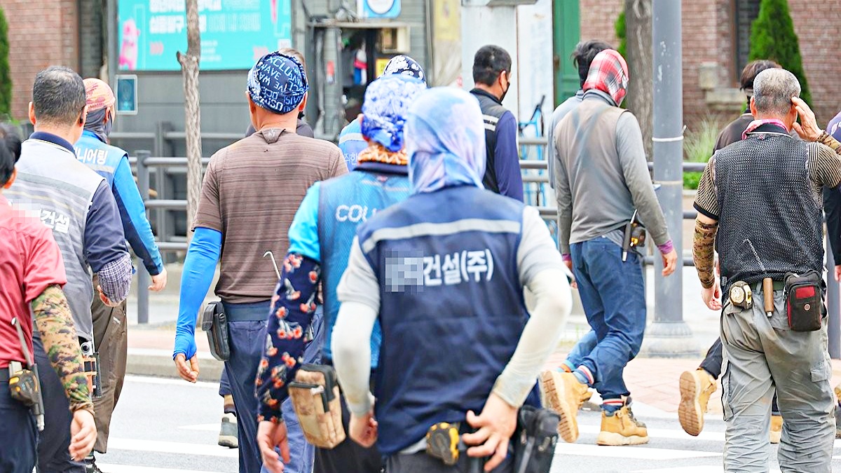 건설업 근로자 고령화 및 외국인 급증