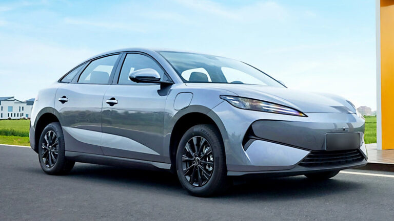 BYD mid-size sedan e7 launched (2)