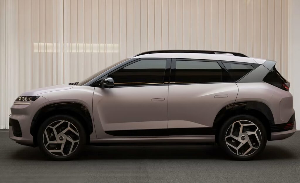 중국스러워진 '현대차'…신차 디자인 공개되자 모두들 '갸우뚱' 4 Beijing Hyundai ELEXIO unveiled (4)